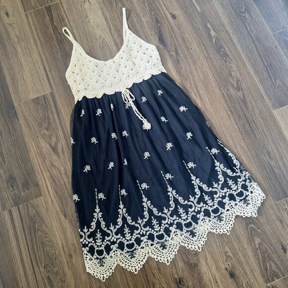 💙 Rebellion Y2K Babydoll Crochet Embroidered Dress Size M/L Cottage Vintage Rom - Picture 2 of 8